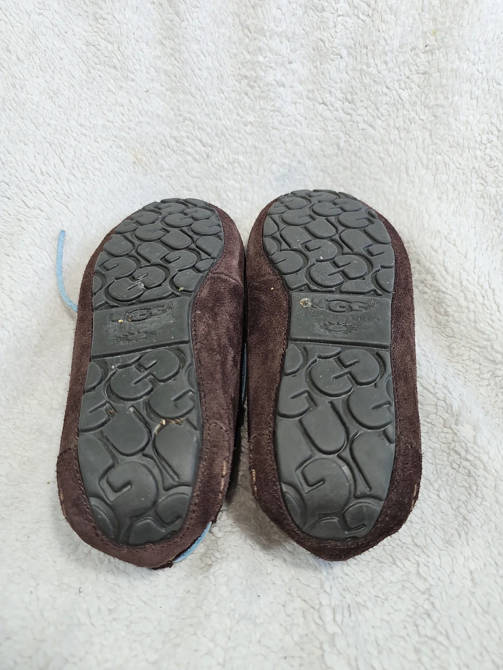 UGG Dakota Chocolate & Blue Suede Moccasin Slippers Shoes WOMEN'S SIZE 8.